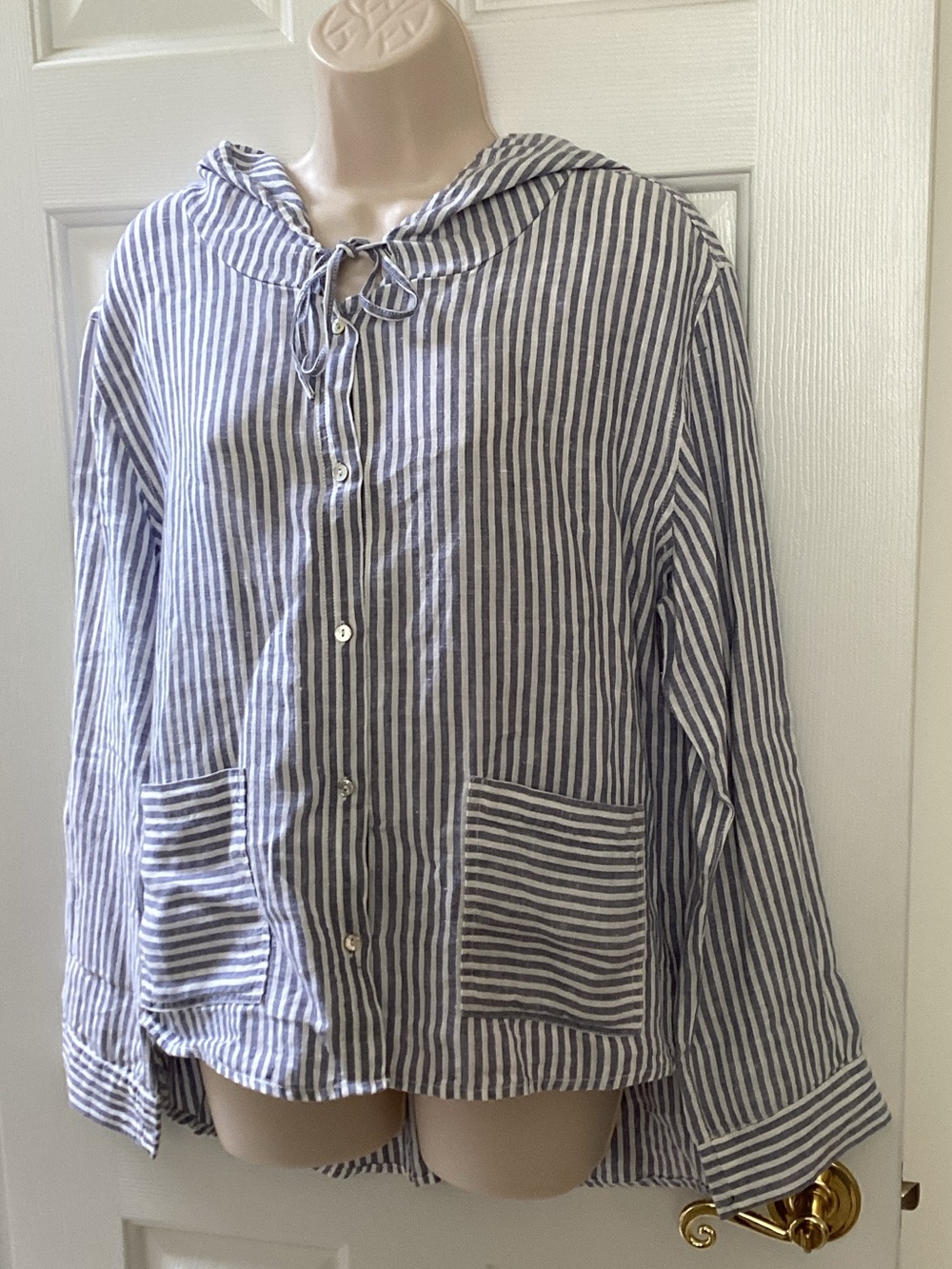 Tahari hooded shirt-jacket Hampton Chic Resortwear Quiet luxury
Maritime M